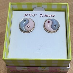 Women's Yin Yang Button Earrings by Betsey Johnson